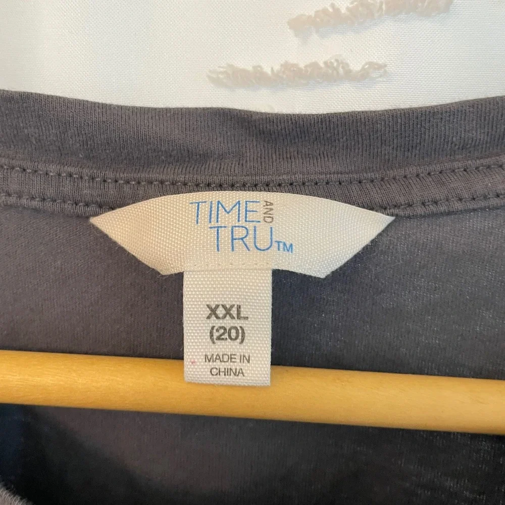 Time and Tru Womens XXL 20 Be Happy Embroidered Graphic T-Shirt Charcoal Grey